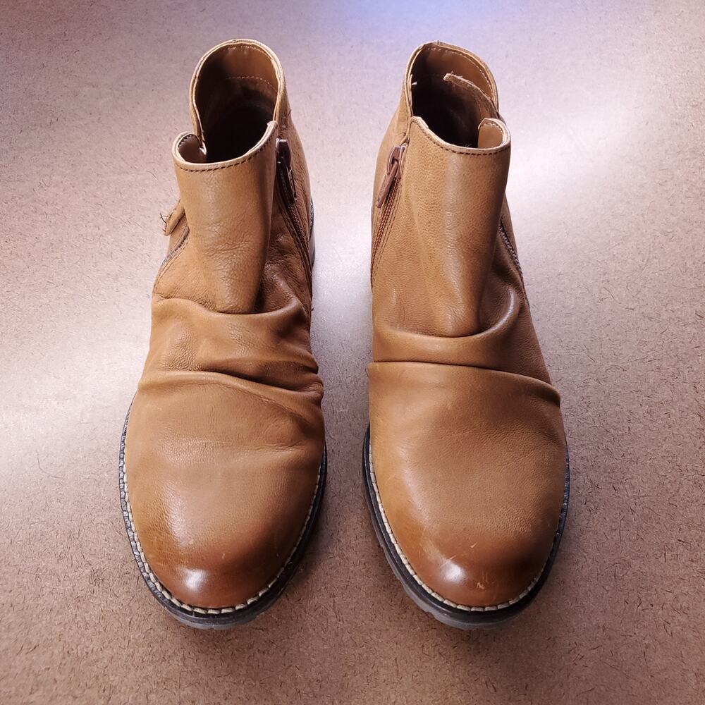 Clarks Clarkwell Leather Zip Ankle Boots Women 7M Tan Low Block Heel Casual - Picture 4 of 10